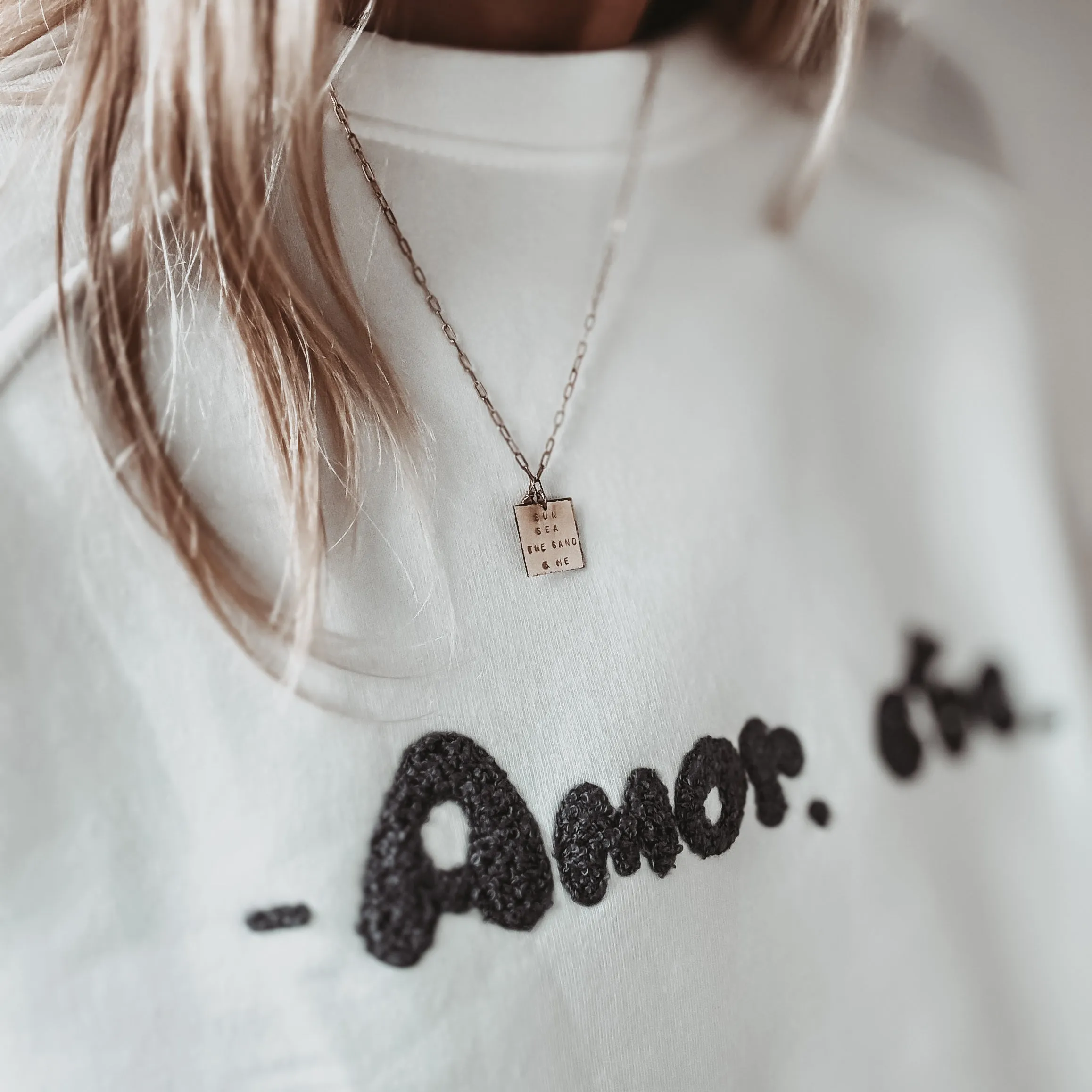 AMOR ETC white sweatshirt *NEW*